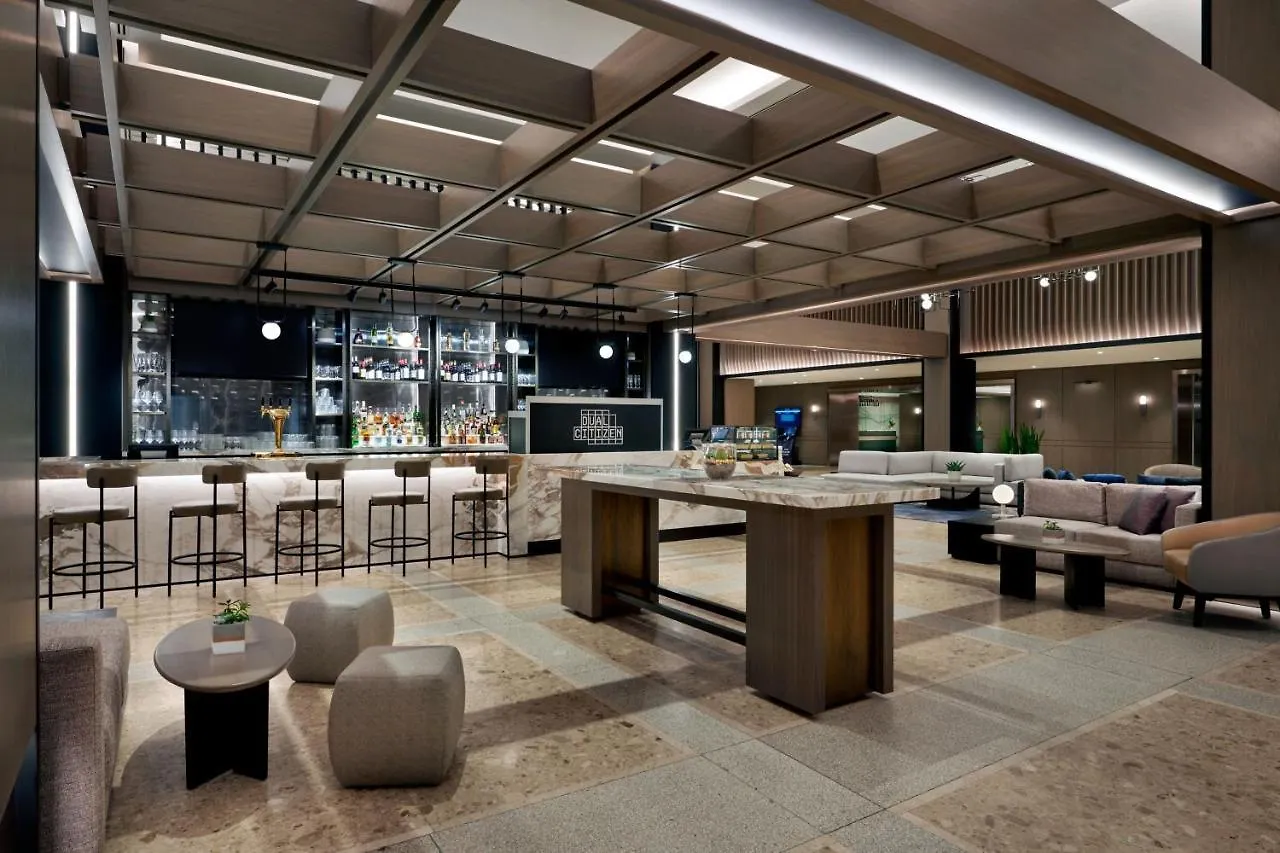 Sheraton Centre Toronto Hotel 4*,