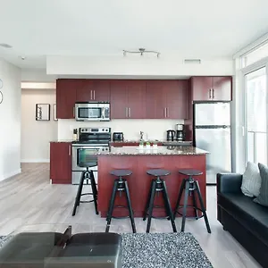 Apartment Downtown Two Bedroom With Amazing View, Free Parking, Toronto