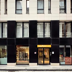 Easyhotel City Centre Отель
