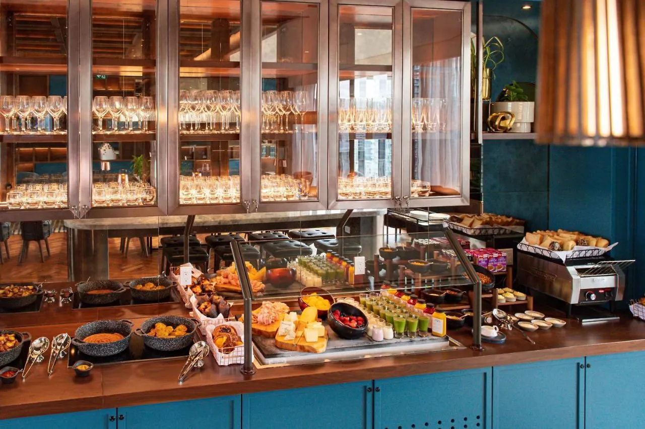 Sheraton Centre Toronto Hotel 4*,