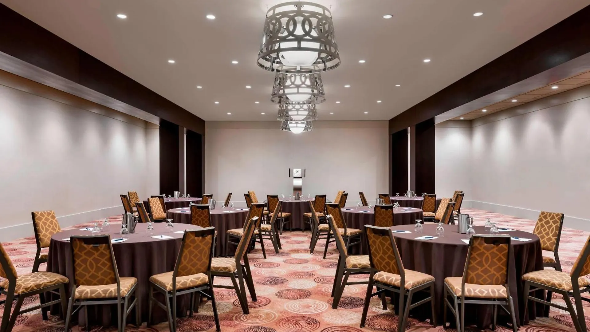 Sheraton Centre Toronto Hotel 4*,